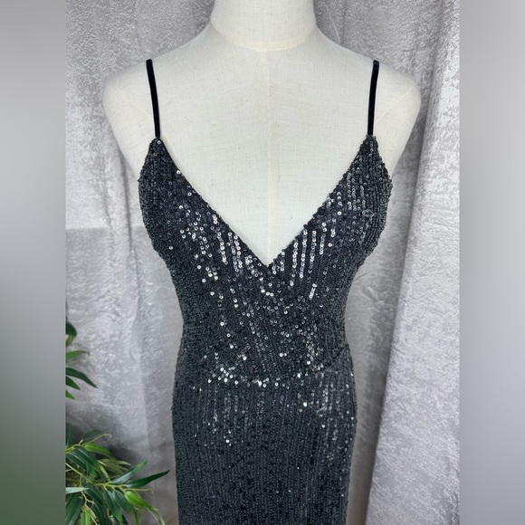 NWT Cupcakes & Cashmere Women’s Joelle Wrap Sequins Midi Dress Black XS - Picture 4 of 13